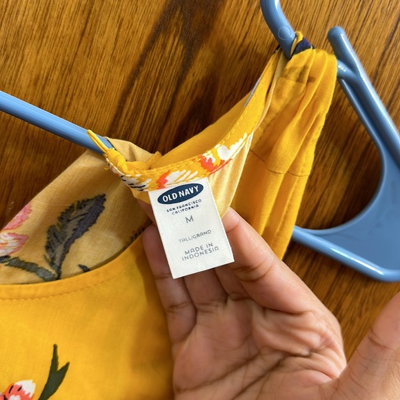 Old Navy Yellow Medium Size Dress With Flowers 💛 - Picture 3 of 5